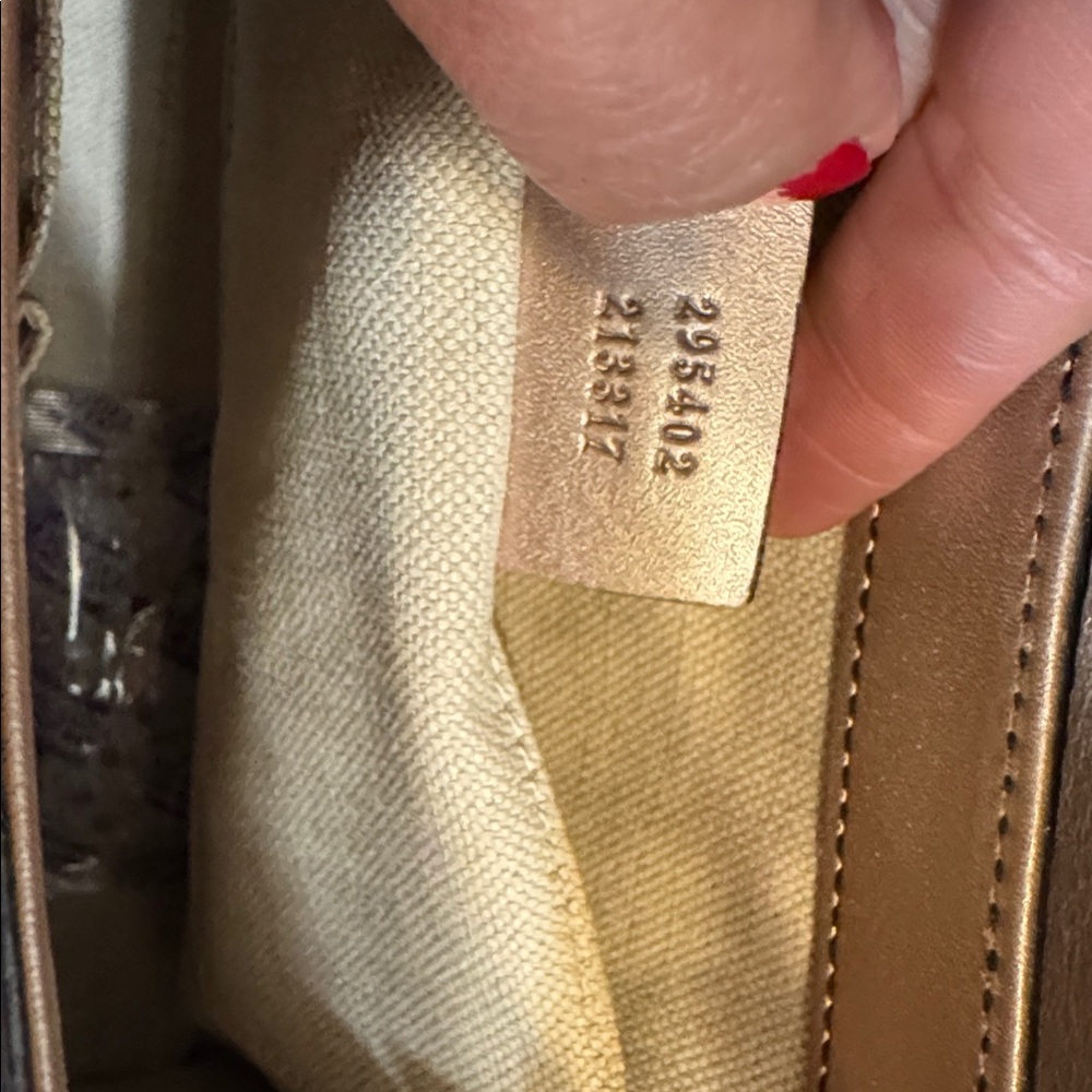 GUCCI  Medium guccissima patent leather 💯💯authentic - Picture 6 of 12